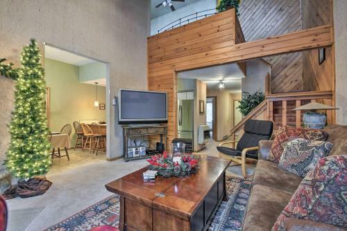 Lake Harmony Townhome - 1 Mi Big Boulder Ski Area!