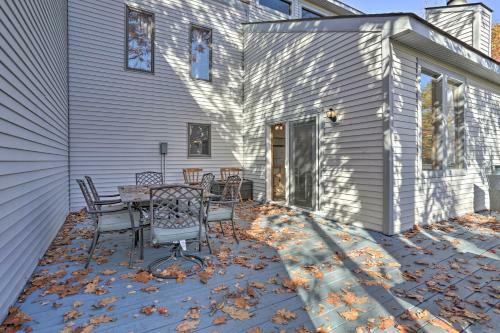 Poconos Home With Shared Pool, 9 Mi From Jack Frost!