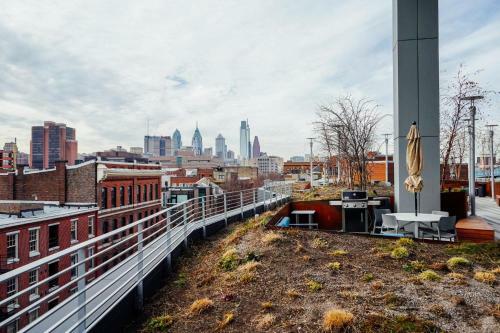Bright, Luxury Apartment In Historic District