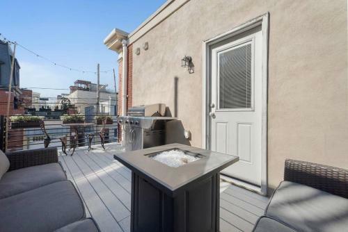 Fire Pit -roof Deck- Parking -penn-chop-sleeps 7