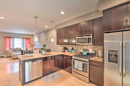 Modern Home In Fishtown Walk To Dine And Shop!