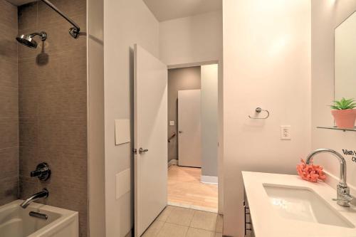 Modern Home In Fishtown Walk To Dine And Shop!