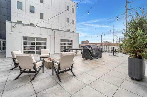 Apartamento New 2 Bdr Rooftop Patio Elevator Gym Coffee