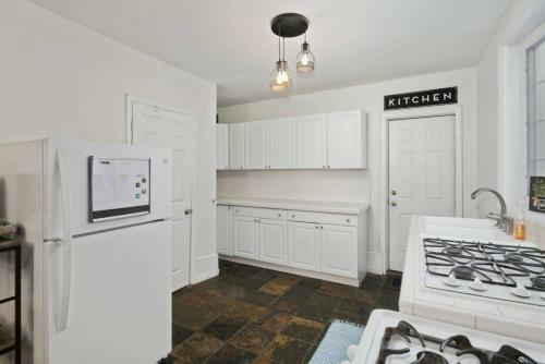 Bed & Breakfast Charming Fishtown Retreat-patio