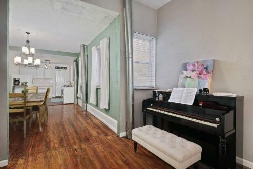 Bed & Breakfast Charming Fishtown Retreat-patio
