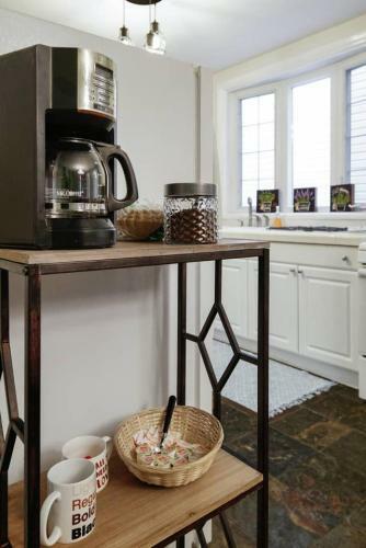 Bed & Breakfast Charming Fishtown Retreat-patio