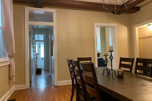 3e - Charming Victorian Townhouse Sleeps 11