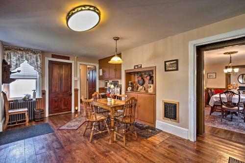 Charming Poconos Home, 5 Mi To Hickory Run!