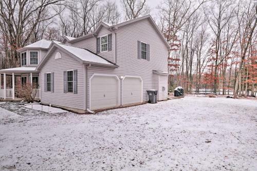 Waterfront Poconos Home With Dock And Game Room!