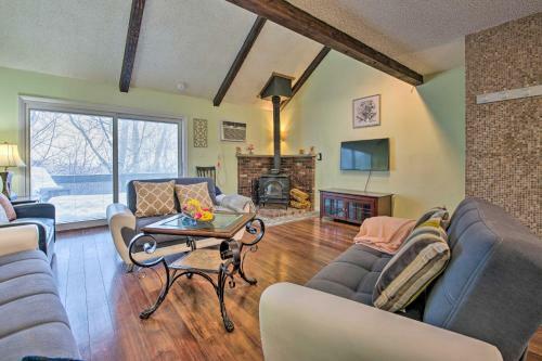 Poconos Home Bbq, Smart Tv, Laundry And More!