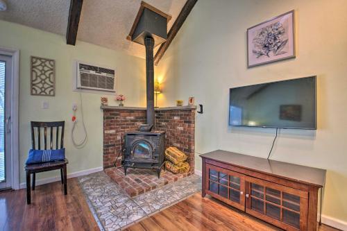 Poconos Home Bbq, Smart Tv, Laundry And More!