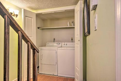 Poconos Home Bbq, Smart Tv, Laundry And More!