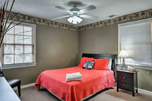 Mt Pleasant House With Screened Patio And Pool Table!