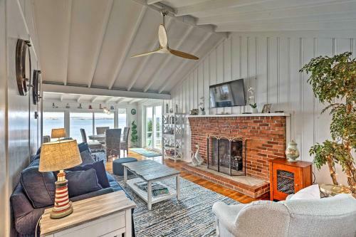 Waterfront Portsmouth Cottage 8 Mi From Newport!