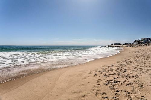 Beach Home With Deck And Views 1 Block To Ocean!