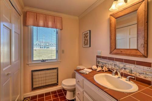 Beach Home With Deck And Views 1 Block To Ocean!