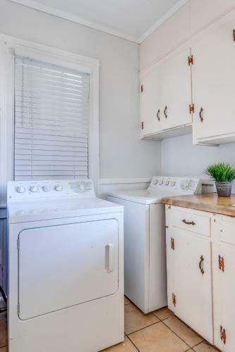 Charleston Style Home - Great Location!