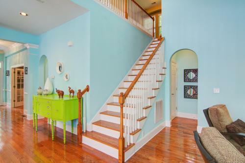 1046 Blakeway