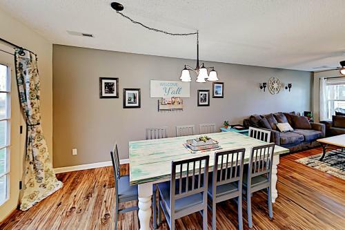 Charming Home In Oakland - Fire Pit & 6 Smart Tvs Home