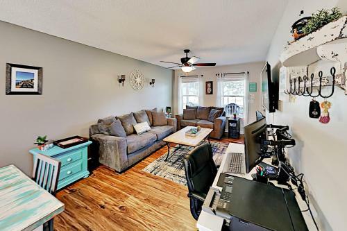 Charming Home In Oakland - Fire Pit & 6 Smart Tvs Home