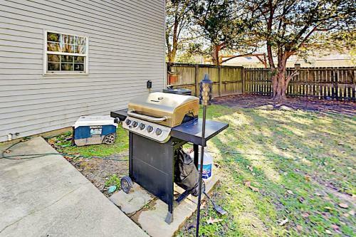 Charming Home In Oakland - Fire Pit & 6 Smart Tvs Home