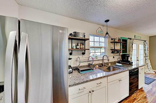 Charming Home In Oakland - Fire Pit & 6 Smart Tvs Home
