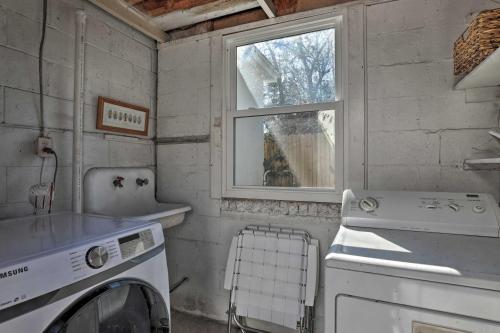 Chic Charleston Home Half Mi To Park Circle!