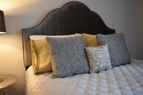 Hostal 3 Bedroom 2 Bath Corporate Beauty Off Harbison