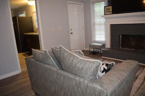 Hostal 3 Bedroom 2 Bath Corporate Beauty Off Harbison