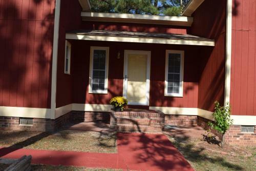 Hostal 3 Bedroom 2 Bath Corporate Beauty Off Harbison