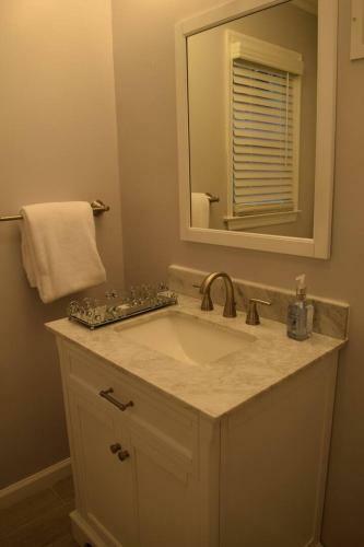 Hostal 3 Bedroom 2 Bath Corporate Beauty Off Harbison