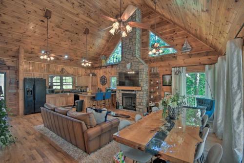 Lake Hartwell Retreat Dock, Deck And Grill!