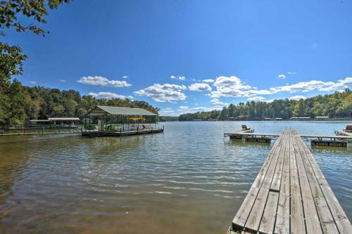 Lake Hartwell Retreat Dock, Deck And Grill!