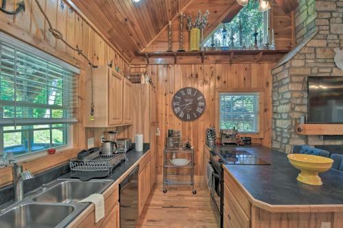 Lake Hartwell Retreat Dock, Deck And Grill!