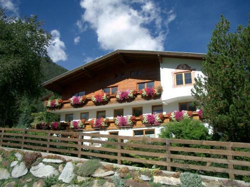 Hostal Haus Mader