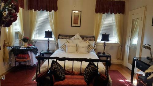 Ambrias Garden Manor B&B