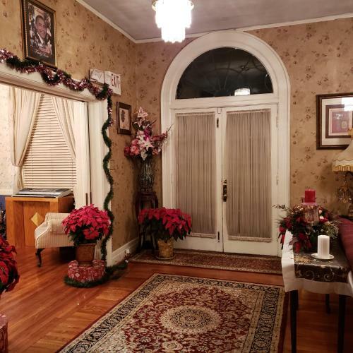 Ambrias Garden Manor B&B