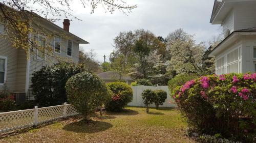 Ambrias Garden Manor B&B