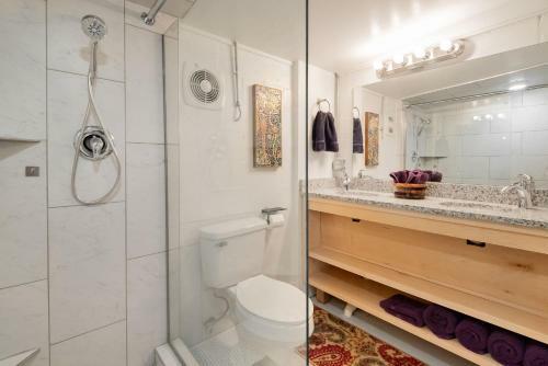New Listing Completely Renovated Laid Back Casual Beach Bungalow