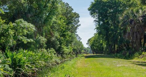 New Listing Completely Renovated Laid Back Casual Beach Bungalow