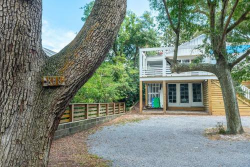 808 E Ashley - The Board And Batten - 3 Bedrooms Near Ocean