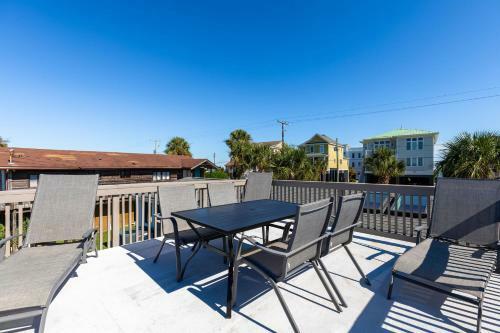 1684 E Ashley - Sol Searcher - 2 Bedrooms