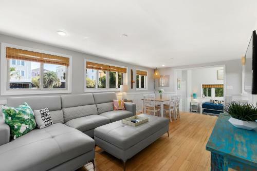 1684 E Ashley - Sol Searcher - 2 Bedrooms