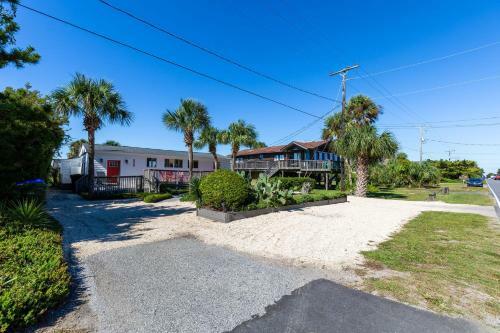 1684 E Ashley - Sol Searcher - 2 Bedrooms