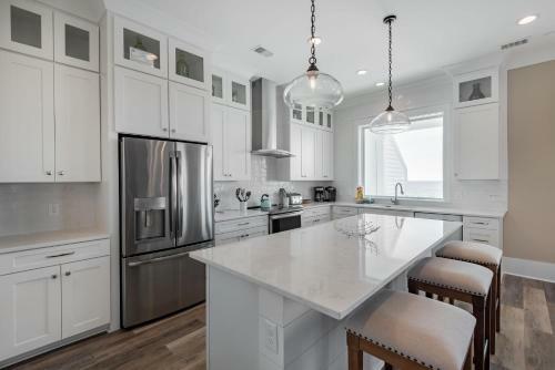 207 E Arctic - Seahorsing Around - Oceanfront - 3 Bedrooms