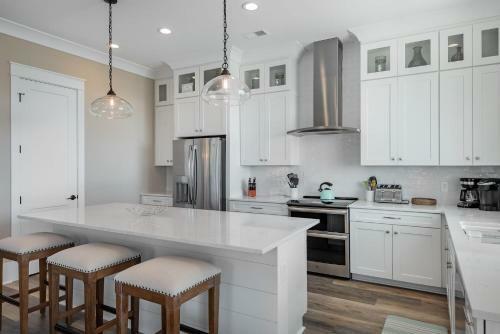 207 E Arctic - Seahorsing Around - Oceanfront - 3 Bedrooms