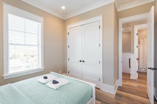 207 E Arctic - Seahorsing Around - Oceanfront - 3 Bedrooms