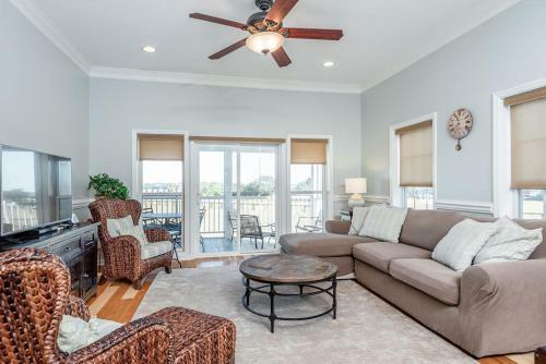 84 Waters Edge - Riverview Townhouse - Pool