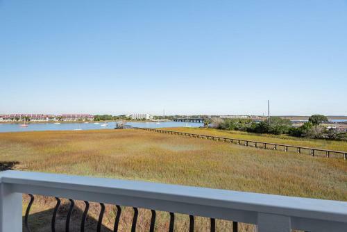84 Waters Edge - Riverview Townhouse - Pool