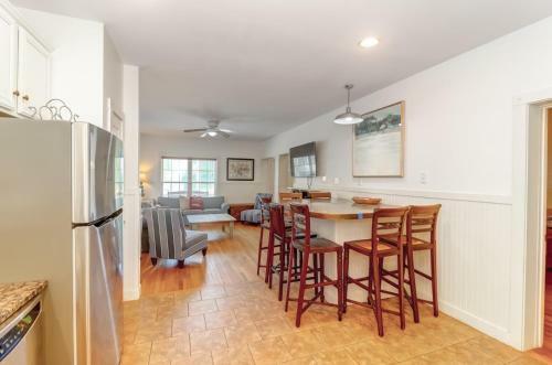 118-a West Ashley